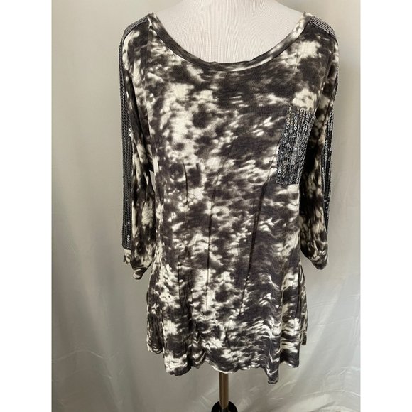 Day Trip Tops - Day Trip Gray/White Abstract Tie Dye Sequin Accented Pockets & 3/4 Sleeve Top